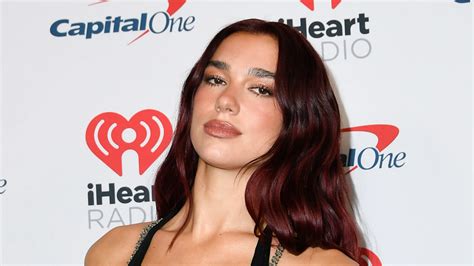 Dua Lipa Se Niega A Firmar Una Fotografía Suya Antigua Europa Fm