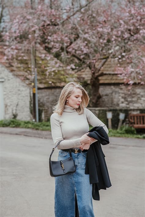 How To Dress Up A Denim Maxi Skirt With Boots Ford La Femme