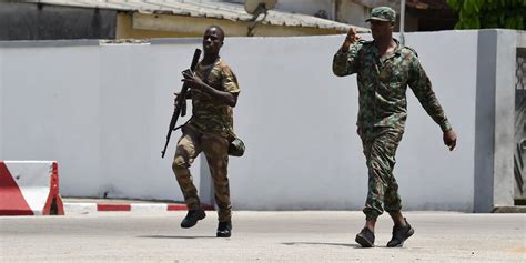 Côté d Ivoire les accès à Bouaké bloqués par des mutins un blessé