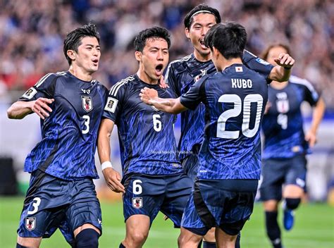 3ページ目 【w杯最終予選c組は森保ジャパンの一強か――中国戦7－0を演出した男たち2】クラブで苦しむ主将・遠藤航に、長谷部誠コーチが