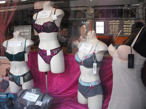 Hot Sexy Lucy Fisher Bikini Pics