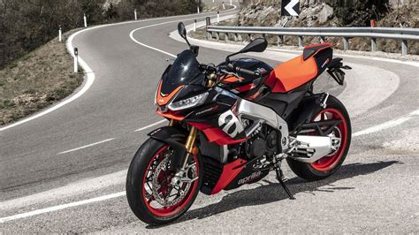 Aprilia Tuono V Mit Neuer Schwinge Und Mehr Fl Gel