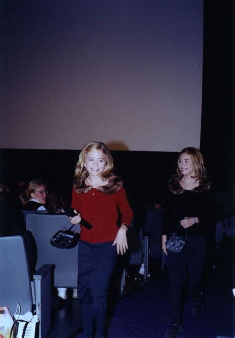 mary-kate and ashley olsen - Mary-Kate & Ashley Olsen Photo (37887459