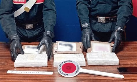 SBARCA A MESSINA CON OLTRE 3KG DI COCAINA ARRESTATA 41ENNE 95047 It