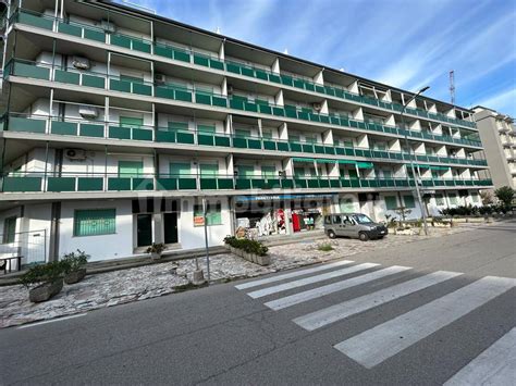 Vendita Appartamento Comacchio Trilocale In Viale Dei Lecci Buono