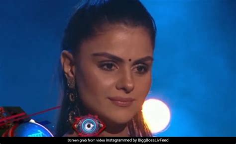 Bigg Boss 16 Ahead Of Finale Priyanka Chahar Choudhary Gets Emotional