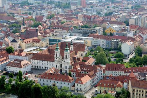 GRAZ AUSTRIA 2 DE MAYO El centro histórico de la ciudad el 2 de