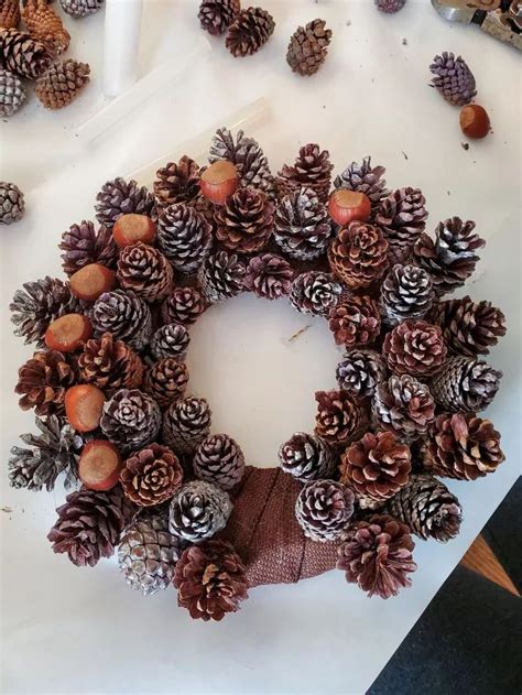 How To Make A Pinecone Wreath Easily Pinecone Wreath Pine Cones Wreaths