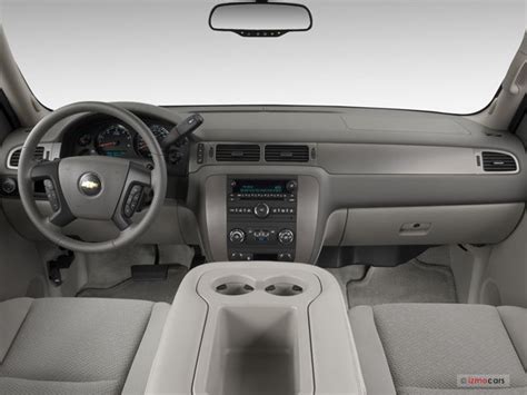 2014 Chevrolet Suburban: 12 Interior Photos | U.S. News