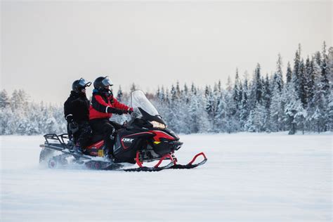 Rovaniemi Safari en moto de nieve por el Círculo Polar Ártico