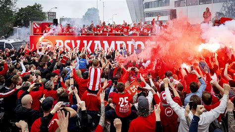 De Mooiste Foto S Van De Huldiging Van Kampioen Psv In Eindhoven