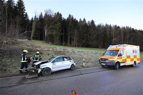 Fotos Glatteis Unfall Auf Der Kreisstra E Bgl