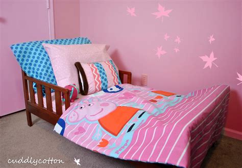 Peppa Pig Toddler Bedding Set Toddler Comforter by cuddlycotton