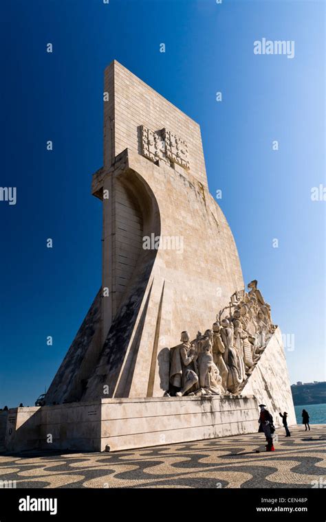 Padrão Dos Descobrimentos Monument To The Discoveries Lisbon