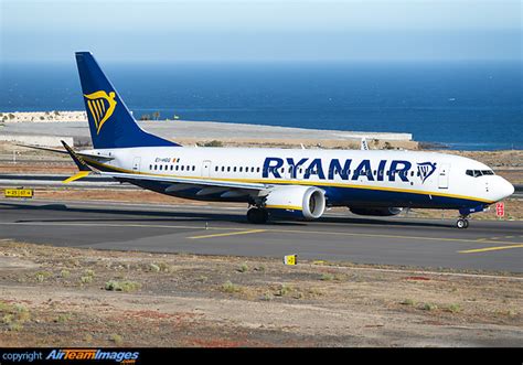 Boeing 737 8 200 MAX Ryanair EI HGG AirTeamImages