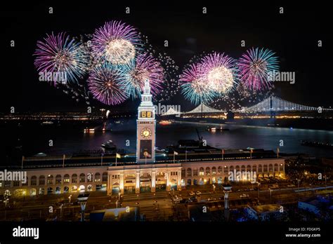 Bay bridge lighting and fireworks for Super Bowl 50 in San Francisco ...