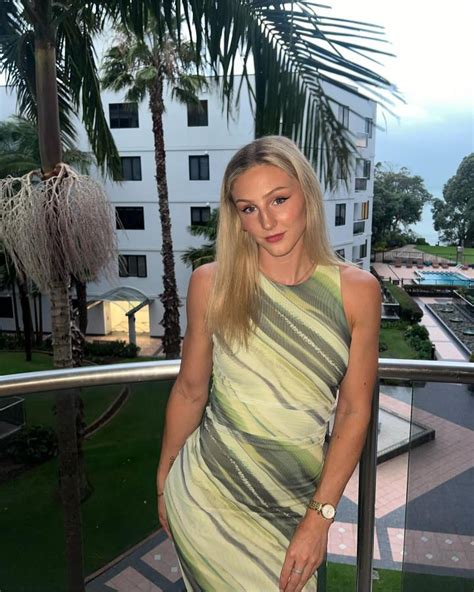 Molly Caudery Hot Instagram Model Biography Height Net Worth Boyfriend Pics BrightCeleb