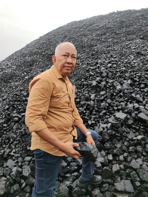 Black Solid Lumps Gcv Indonesian Steam Coal For Steaming Purity