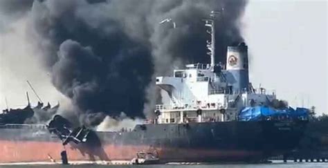 Explosi N En Barco Petrolero Deja Como Saldo Muerto Y Desaparecidos