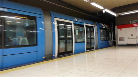 Metro Ligero L Nea Ml Entrando En Fuente De La Mora Hacia Las Tablas