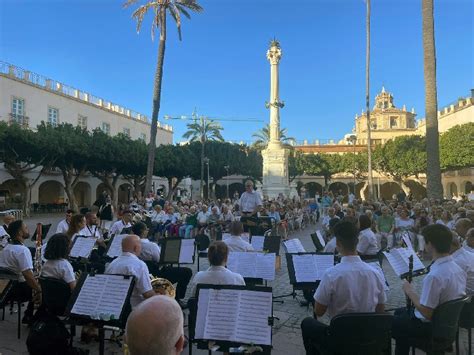 La Plaza De La Constituci N Se Llena Con La Banda Municipal De M Sica