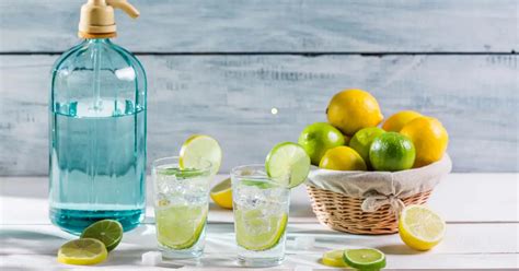 10 Proven Benefits Of Drinking Lime Water Psyspeaks