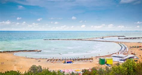 Playa Hermosa De La Arena En El Mar Negro Constanta Rumania Foto De