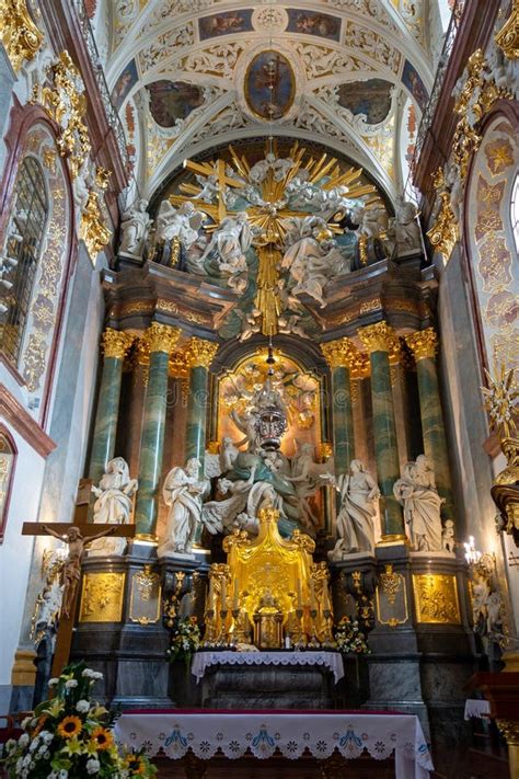 Altar En El Santuario Jasna Gora Del Monasterio Czestochowa Foto De