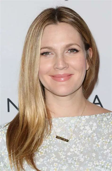 Top 17 Drew Barrymore Hairstyles & Haircuts Only For You