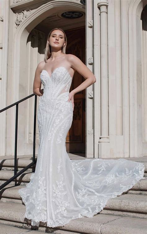 Strapless Wedding Dresses With Diamonds And Lace