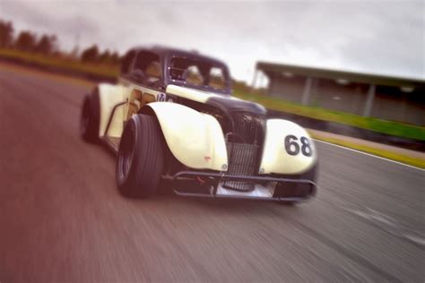 Legends racing car gift idea - Legends Driving Experience at Knockhill