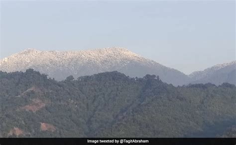 Snowfall After 34 Years In Arunachal's Daria Hill: Report