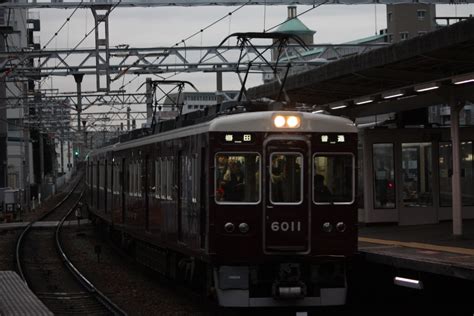 阪急電鉄 阪急6000系電車 6011 十三駅 鉄道フォト・写真拡大 By フレッシュマリオさん レイルラボraillab