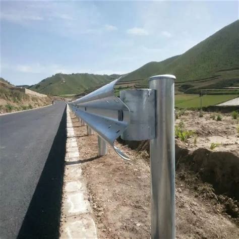 Hot Dipped Galvanized Round Post For W Beam Highway Guardrail Highway