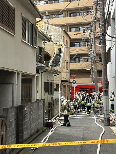 【火事】横浜市西区浅間町1丁目に消防車のサイレン鳴り響く火災 浅間町のマンション密集地で黒煙あがる まとめダネ！