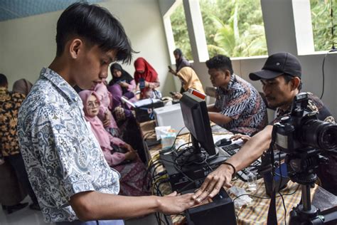 Perekaman Data KTP Elektronik Di Sekolah