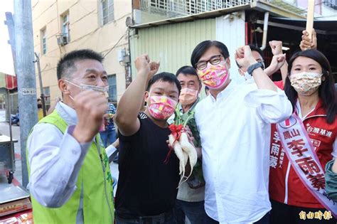 陳其邁率綠營「鳳山隊」市場拜票 黃捷、李雨蓁團結「邁」進 政治 自由時報電子報