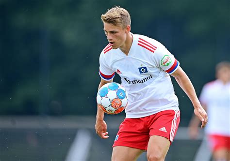 Leibold Herausforderer Beim Hsv Muheim „der Bessere Spielt“