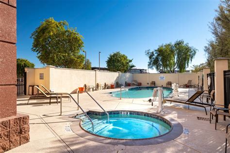 Pet-Friendly Hotels in Chandler, AZ | Courtyard Phoenix