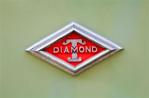 Diamond T Truck Logo