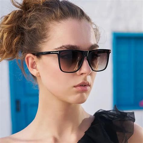 Customized Logo 2024 New Model Square Frame Trendy Sunglasses High End Ins Fashion Sun Glasses