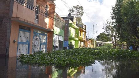 Permanecen inundados en Santa Ana Pacueco por desborde del río Lerma en