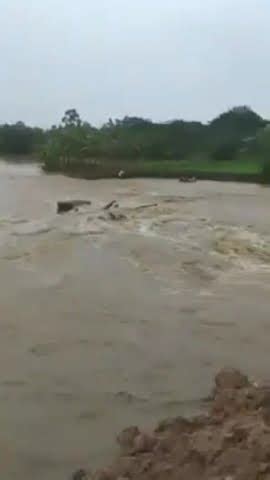 Tanggul Kali Ciujung Jebol Kampung Sindang Kebanjiran YouTube