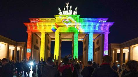 Alemania aprueba una ley que permite cambiar de género y nombre una vez