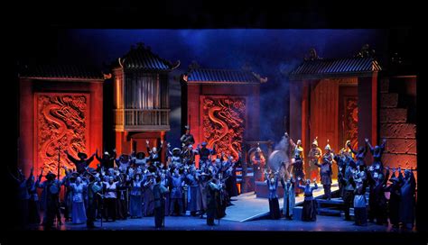 how to pronounce opera turandot