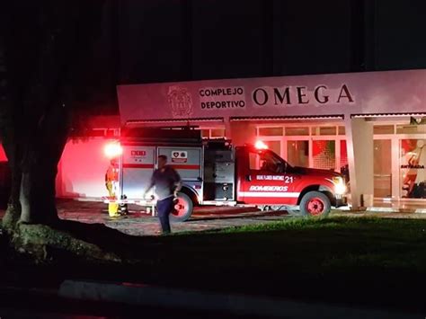 Cortocircuito En Una L Mpara Provoca Incendio En El Gimnasio Omega De