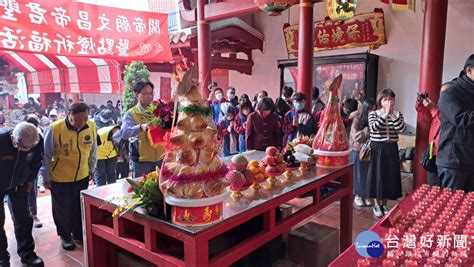 文昌帝君聖誕祝壽 「開運文昌橋」為考生點燈祈福開運