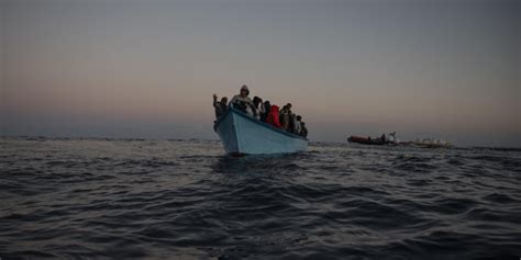 Sos Per Oltre 100 Migranti Su Due Barconi Al Largo Di Lampedusa