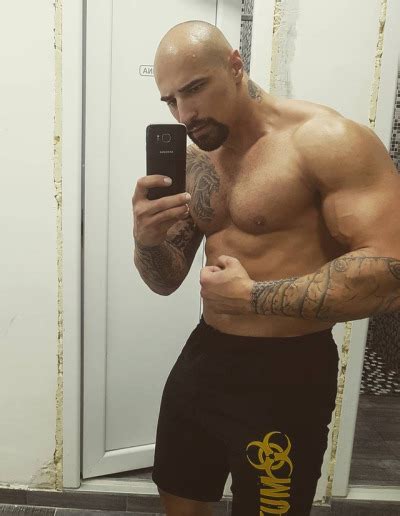 Serbian Muscle Tumbex