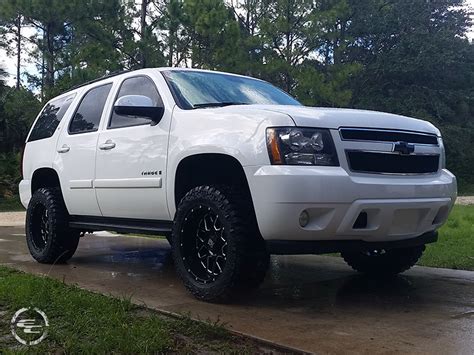 2007 Chevrolet Tahoe 20x10 XD Series Nitto LT295/55R20